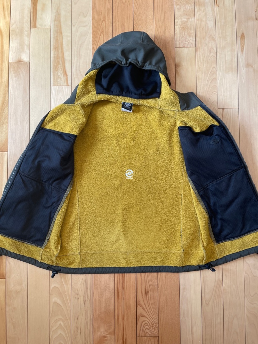 Loki Softshell Hooded Jacket - Picture 8 of 10
